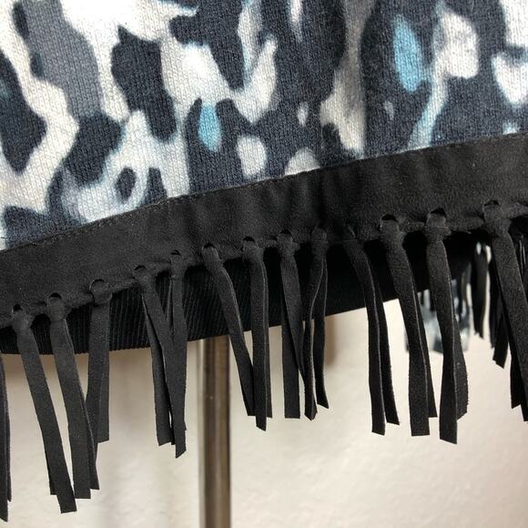 Tyler Boe white black blue fringe trim animal print sweater size Medium - Picture 4 of 13